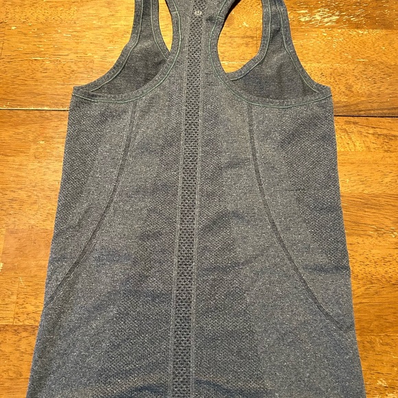 Lululemon Swiftly Tech Racerback Tank - Picture 2 of 3